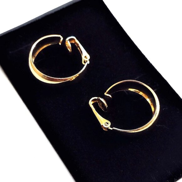 7/8" Avon Wedding Band Hoop Clip On Earrings Vintage Polished Gold Tone Wide - Picture 4 of 5